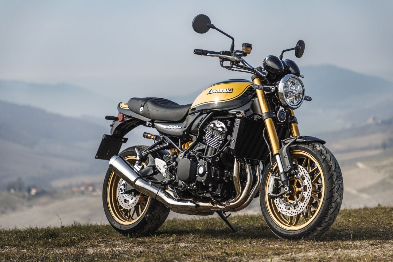 Kawasaki Z900 RS SE e Yamaha XRS900: modern classic... a modo loro